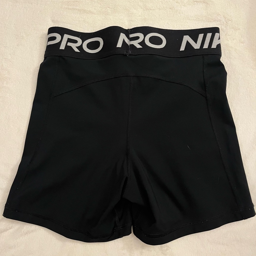 Nike Pros - Picture 2 of 2